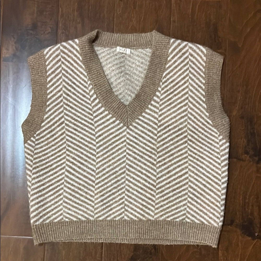 Debut Brown and Cream Chevron Knit Vest Medium